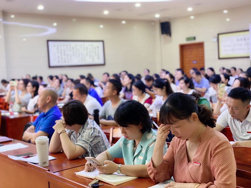 1631169681218043192.jpg 会场.jpg